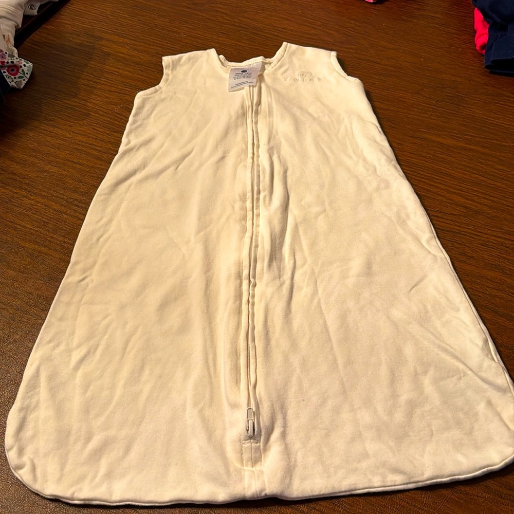 Halo Sleep sack. Ivory. Small birth-6 mo 23-26” 10-18 pounds new without tags